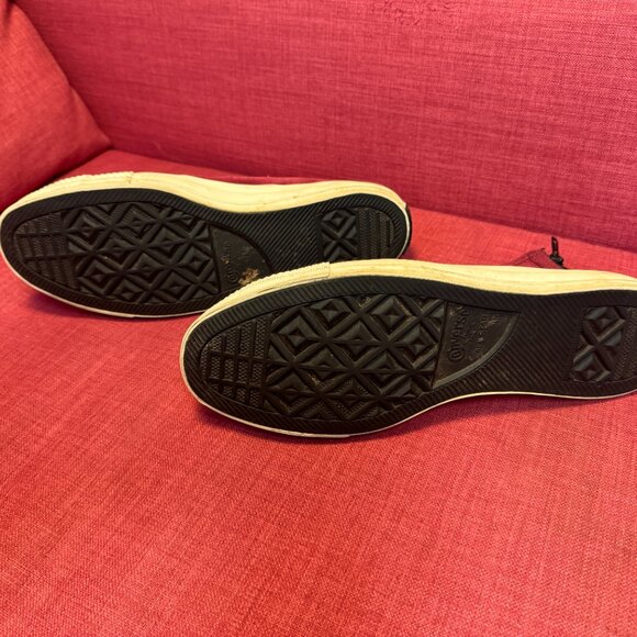 **RARE** Deep Red, Converse Chuck Taylor's, High-Top, Suede, with Back Zip-ins! - Picture 6 of 10